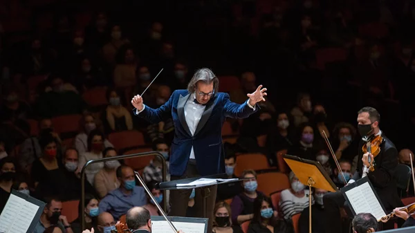 ΚΟΑ- Καβάκος και Φιλαρμόνια- Φιδετζής φέρνουν στο προσκήνιο πανέμορφες άγνωστες συμφωνίες (Προκόφιεφ, Ντβόρζακ)