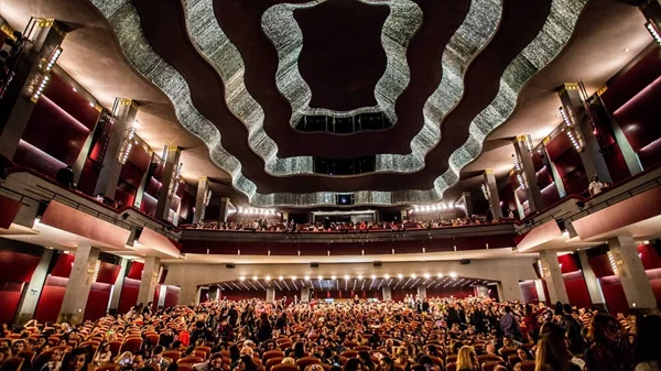 Θέατρο Παλλάς και Hellenic Healthcare Group: Νέο πρωτοποριακό ιατρικό πακέτο εκπτώσεων με την Κάρτα Club Pallas