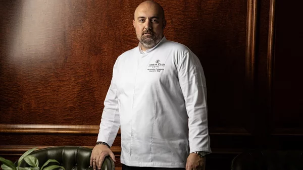 To "NJV Athens Plaza" καλωσορίζει τον executive Chef Παναγιώτη Αναστασίου