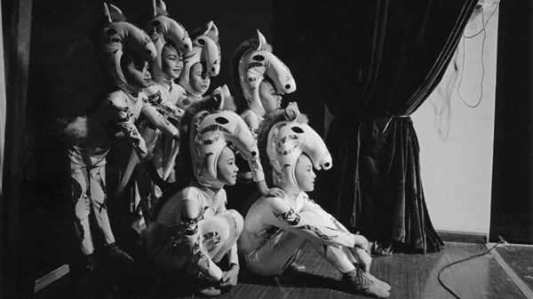 "Το σπίτι με τις πεταλούδες" του Παύλου Κοζαλίδη μας ταξιδεύει στην Κίνα των τελευταίων δεκαετιών