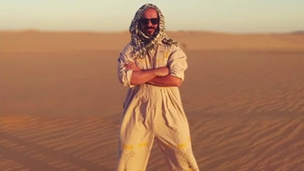 O Monsieur Minimal σε ένα φθινoπωρινό From East to West Τour