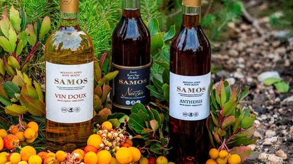 Και η Γαλλία βραβεύει τα Σαμιώτικα κρασιά