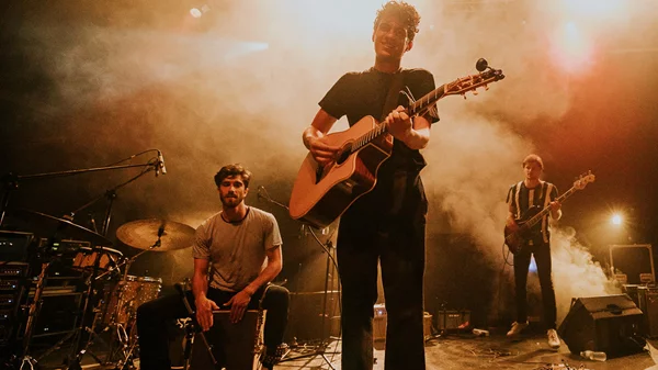 Βουτιά στον ορχηστρικό κόσμο των City of the Sun