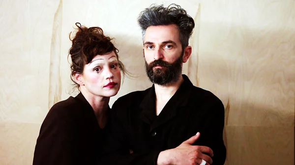 "Το όνειρο ενός γελοίου": Βρεθήκαμε στην πρόβα της πολυαναμενόμενης παράστασης