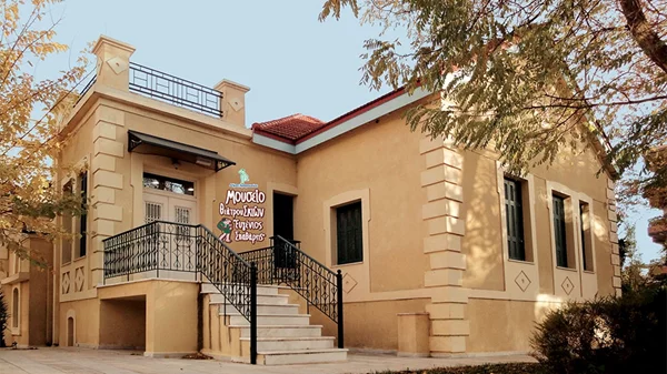 ΥΠΠΟ: Νεώτερο μνημείο η συλλογή του Σπαθαρείου Μουσείου Θεάτρου Σκιών