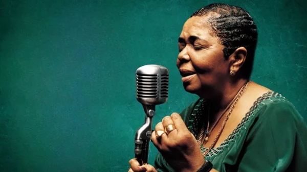 Η μουσική της Cesaria Evora επιστρέφει για μια μοναδική βραδιά στο Θέατρο Βράχων