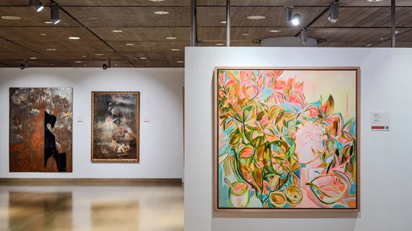 Χάρι Κανελλοπούλου, τι νέο ανακαλύπτουμε στην έκθεση "Παράλληλη θέαση: Έργα από τη Συλλογή της Τράπεζας της Ελλάδος";