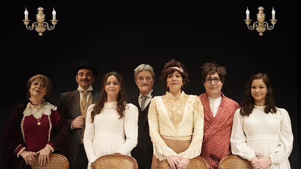 Θέατρο Στοά: Παράσταση υπέρ των συγγενών των θυμάτων του σιδηροδρομικού δυστυχήματος στα Τέμπη