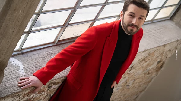 Ο Θοδωρής Βουτσικάκης έρχεται τις Κυριακές στο "Γυάλινο Μουσικό Θέατρο"