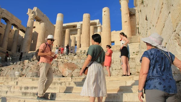 Ξεκινά το Ταχύρρυθμο Πρόγραμμα Κατάρτισης στο επάγγελμα του Ξεναγού στο ΕΚΠΑ