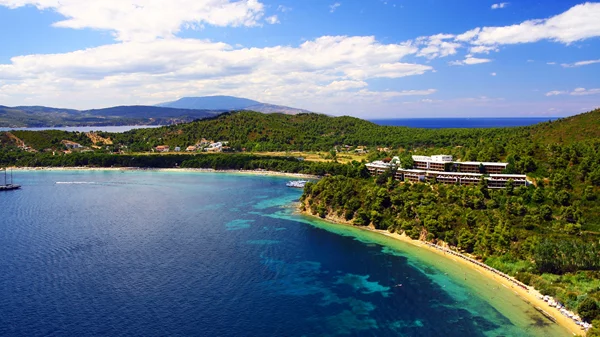 "Skiathos Palace Hotel": Γαλάζια σημαία για 14η χρoνιά και καθαρισμός του βυθού στην παραλία Μάραθα