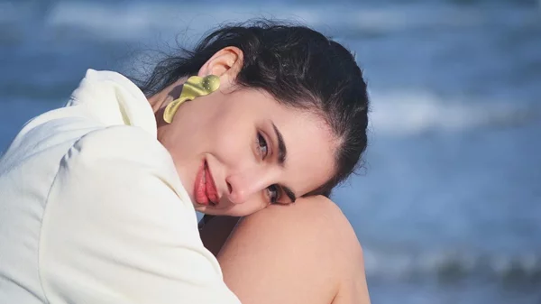 Η Παυλίνα Βουλγαράκη στην ταράτσα του "Gazarte"