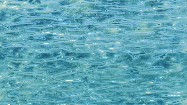 Ο Γιάννης Μιχαηλίδης "ζωγραφίζει" το μπλε του Αιγαίου με τον δικό του τρόπο