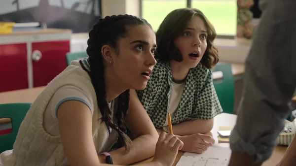 Το "A Good Girl's Guide to Murder" συνεχίζεται με 2η σεζόν