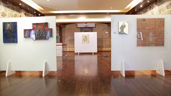 Παράταση της έκθεσης "Deus ex machina" στην Επίδαυρο