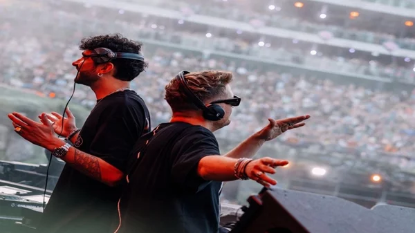 Γιατί όλοι ψάχνουν ένα εισιτήριο για το 'X' show των Adriatique, στα Λατομεία του Διονύσου;