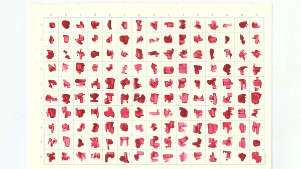 "Έξω Εδώ στην Περίμετρο": Εικόνες και μνήμες από την πυρκαγιά του 2018 στα σχέδια του Βασίλη Μπότουλα