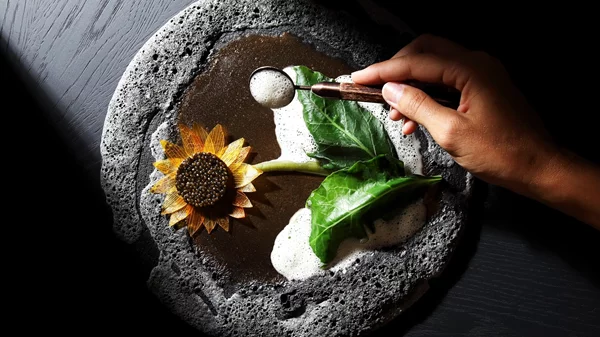 Νέα αστέρια Michelin και ανατροπές στα εστιατόρια της Αθήνας