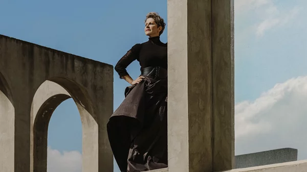 Ένα χελιδόνι δεν φέρνει την άνοιξη. Αλλά ένα φεστιβάλ;