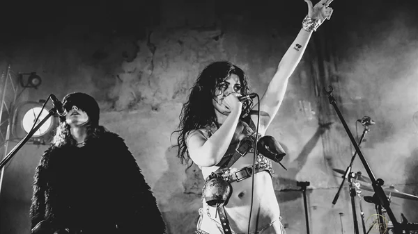 Αγοραφοβικό Φεστιβάλ 2023, μέρα 1: Επιτυχίες και αστοχίες ενός νέου θεσμού