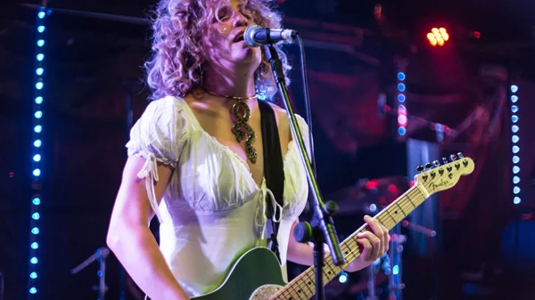 Up The Hammers 2023: Με μια συναυλία-πυρκαγιά ιστορική για την Αθήνα, οι Sonja έδειξαν ότι τα τρανς άτομα χωράνε (και) στο metal