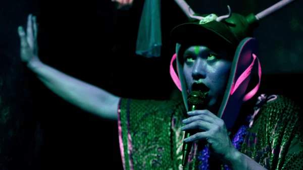 Ένα must αφιέρωμα στον αιρετικό σκηνοθέτη Καβν ντε λα Κρουζ