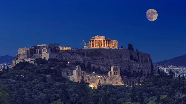 Πού θα απολαύσεις την Πανσέληνο του Οκτωβρίου στην Αθήνα
