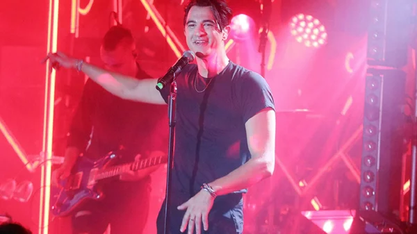 "Sasa Live Stage": Η νέα άφιξη στη νυχτερινή διασκέδαση της Παραλιακής