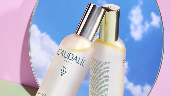 CAUDALIE Beauty Elixir Φωτίζει την επιδερμίδα, σταθεροποιεί το μακιγιάζ