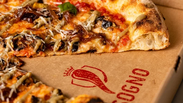 Το S. Pellegrino και το Acqua Panna μας συστήνουν την pizzeria "Sogno"