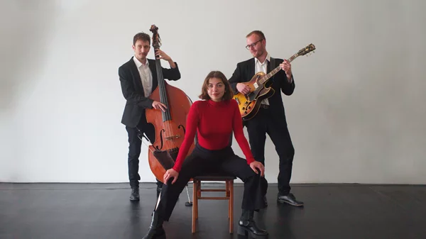 Το Sunny Side Trio παρουσιάζει την πρώτη δισκογραφική δουλειά του στο Ίδρυμα Βασίλη & Ελίζας Γουλανδρή