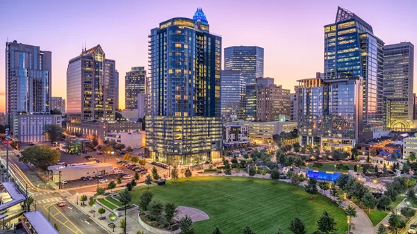 Η American Airlines προσθέτει νέο δρομολόγιο από την Αθήνα στην Charlotte για το καλοκαίρι του 2025