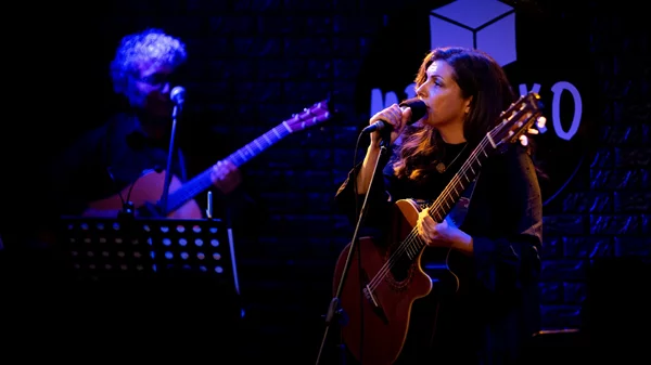 Κατερίνα Κυρμιζή & Νίκος Γρηγοριάδης: Μια βραδιά με σπιτική θαλπωρή στο "Μουσικό Κουτί"