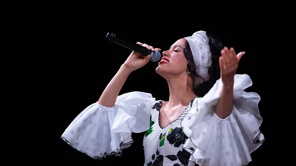 "Palladium": Ένα αυθεντικό latin show με τη Rosanna Mailan