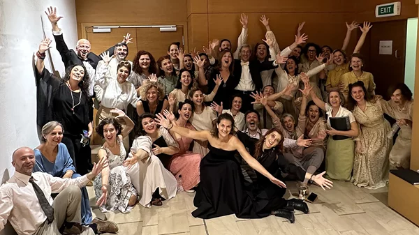 String Theory: 10 χρόνια αντισυμβατικής μουσικής και ανθρώπινης σύνδεσης