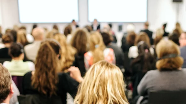 Εικονική περιήγηση στα πιο ενδιαφέροντα έργα της Μπιενάλε Βενετίας