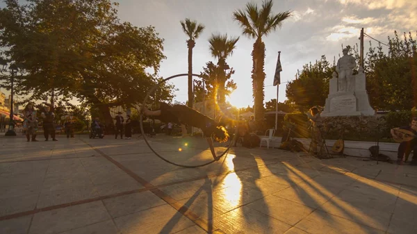 Φέτος το καλοκαίρι "Ακροβατούμε στην Ελευσίνα"