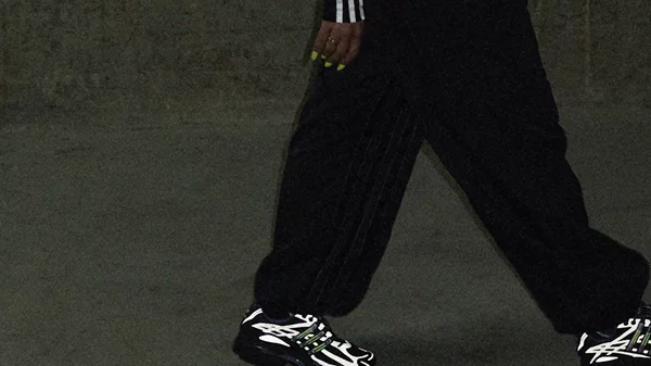 Τα adidas Originals ξεφυλλίζουν το αρχείο τους και παρουσιάζουν τη συλλογή "2000s Running"