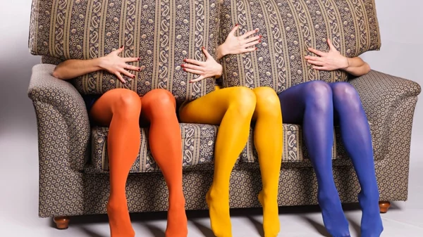 Με δύο εναλλακτικές θεατρικές προτάσεις υποδέχεται τον Φεβρουάριο το Tempus Verum - Εν Αθήναις