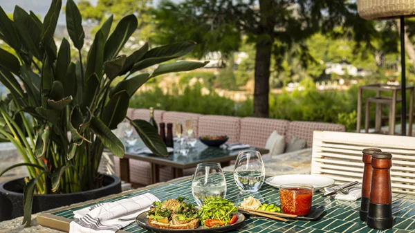 Το brunch στο "Beefbar Athens" φέρνει αέρα Μονακό στον Αστέρας Βουλιαγμένης