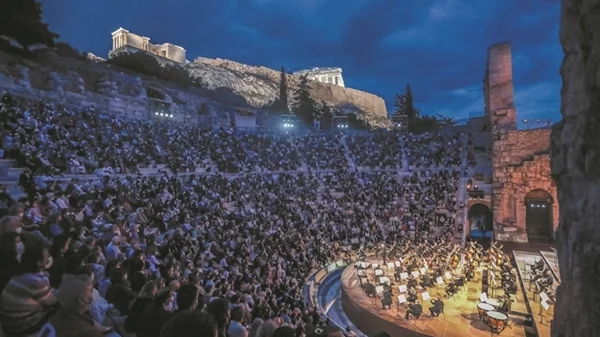 O Dave Evans, ο Justin Hayward και η Maggie Reilly στο "Classic Rock 7"