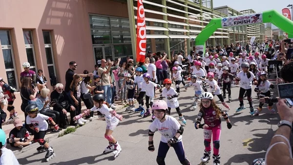 Η Καλλιθέα γέμισε rollers και skateboards