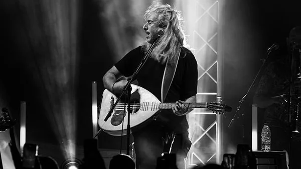 Ο Γιάννης Χαρούλης συναντά το κοινό της Αθήνας