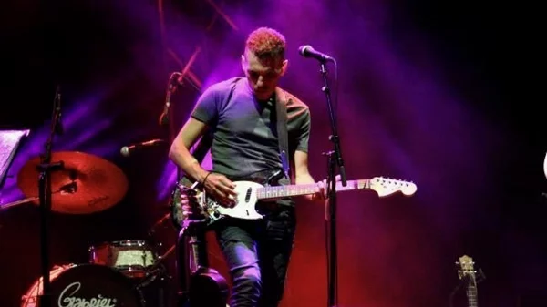 Ο Μανώλης Φάμελλος υποδέχεται τη Δήμητρα Γαλάνη στο "Gazarte"