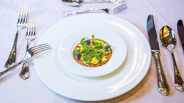 Το χέλι που γοήτευσε τους Χρυσούς Σκούφους 2022