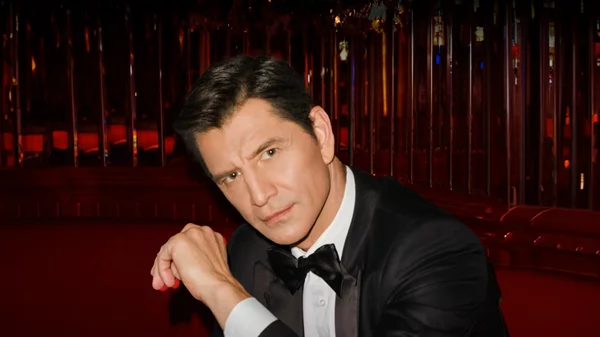 Ο Σάκης Ρουβάς έρχεται τον Νοέμβριο στο "Cabaret Athens"