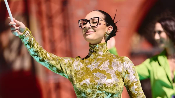 Η Klavdia στο Τιρκουάζ Χαλί της Eurovision