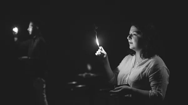 Το "R.I.P." έγραψε ο Δημήτρης Κουρούμπαλης αντλώντας από τον "Ρωμαίο και Ιουλιέτα"