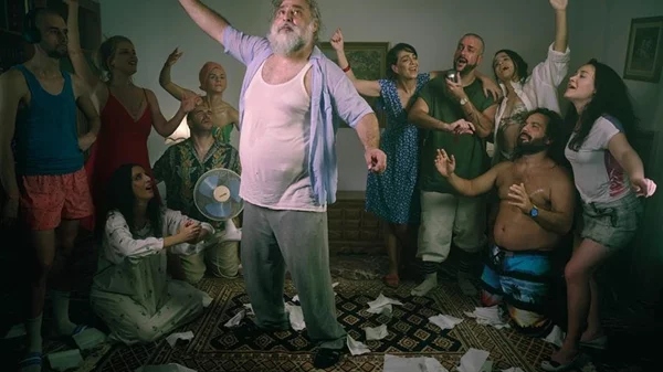 "Σπιρτόκουτο: The Musical": Ο Γιάννης Νιάρρος και ο Αλέξανδρος Λιβιτσάνος θα το "κάψουν" στη Στέγη