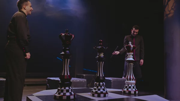 "Το Ξύπνημα της άνοιξης In Reverse": μια τολμηρή αναψηλάφηση της εφηβείας